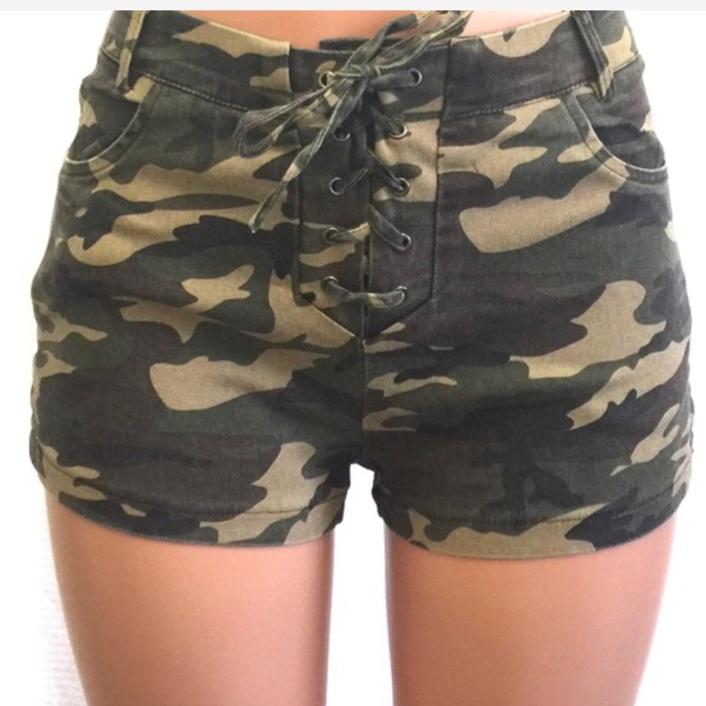 Tea & Cup Camo Print Shorts